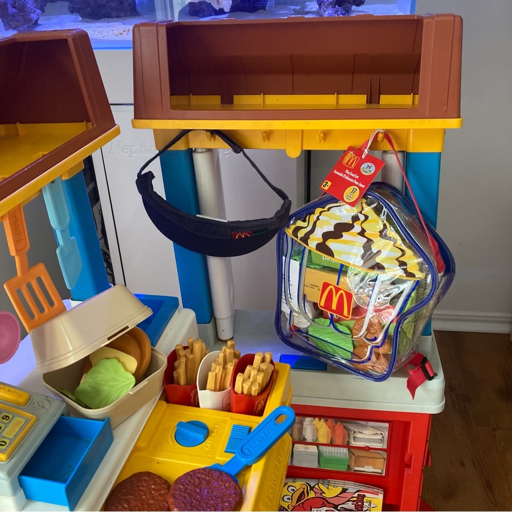 RARE Vintage McDonald’s Drive thru kids Playset Fisherprice Fun with Food - Picture 3 of 16